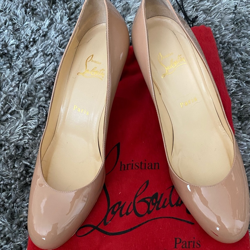 Nude Patent Christian Louboutin Pumps